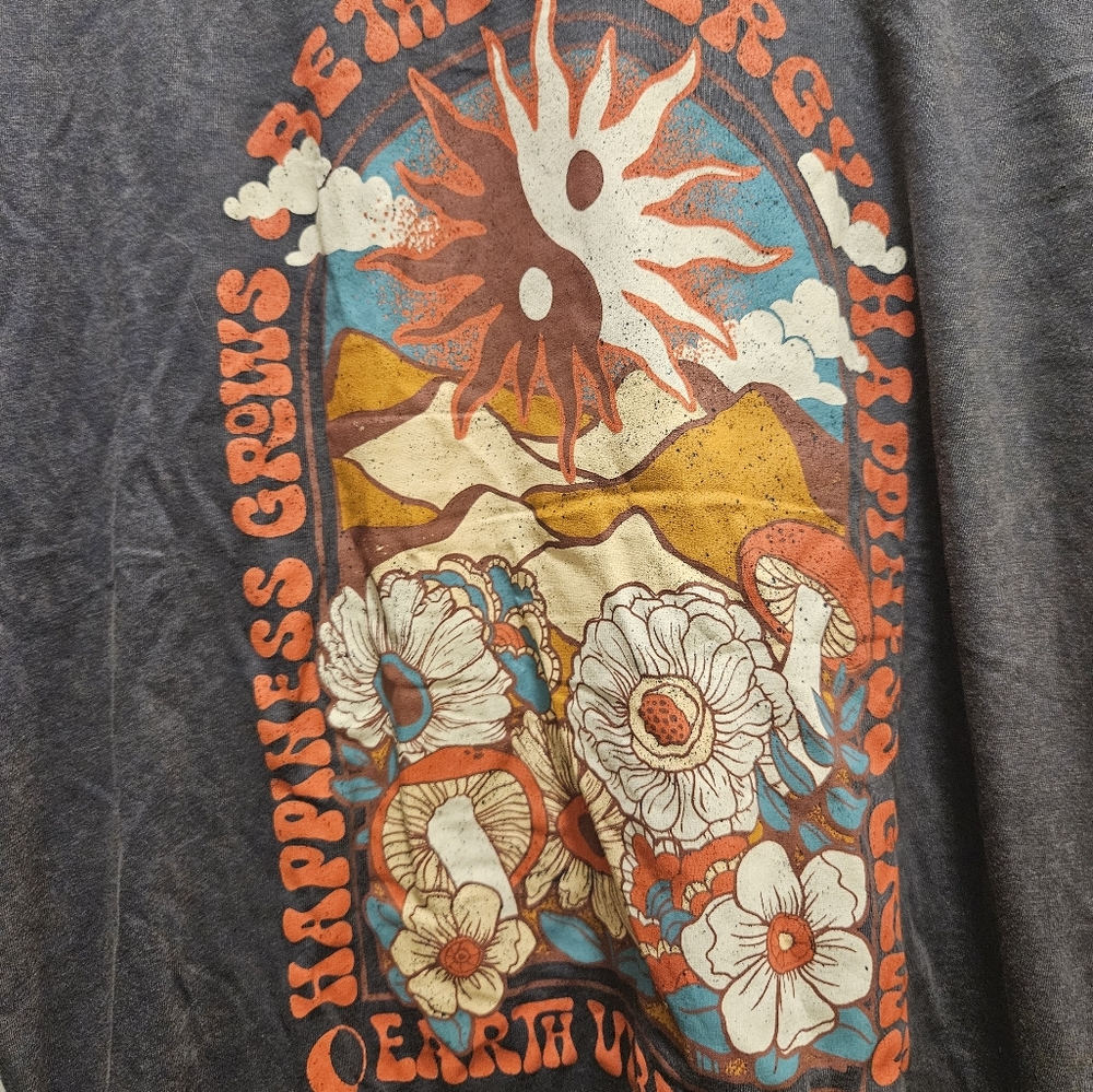 Washed Effect Graphic Tee Boho 70s Style - Picture 5 of 5